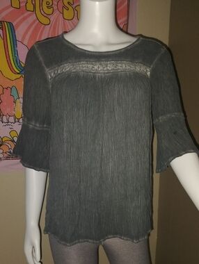 Earthbound Trading Co Gray Gauzy Top Sz S